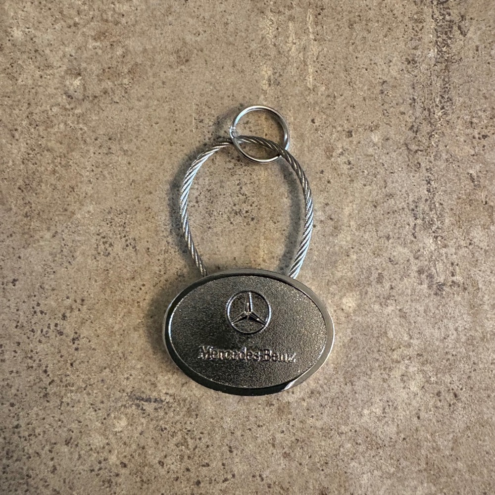 Mercedes Benz Oval Keychain Metal Cable Ring Logo Emblem Silver